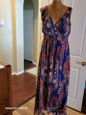 Brand NEW! V-Neck Ikat-Print Maxi Dress in Blue, Purple, Pink